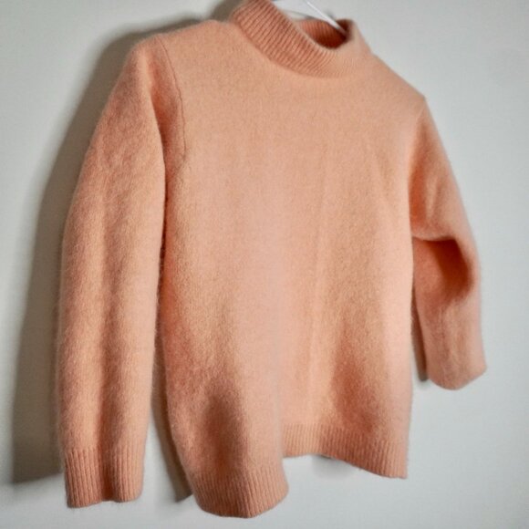 Vintage Peach Fuzzy Sweater ✨ - Picture 4 of 4